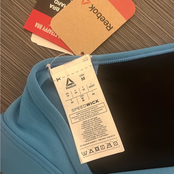 Reebok strappy sports bra, size medium - Picture 3 of 3